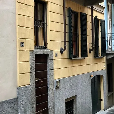 La Via Degli Artisti Apartment *