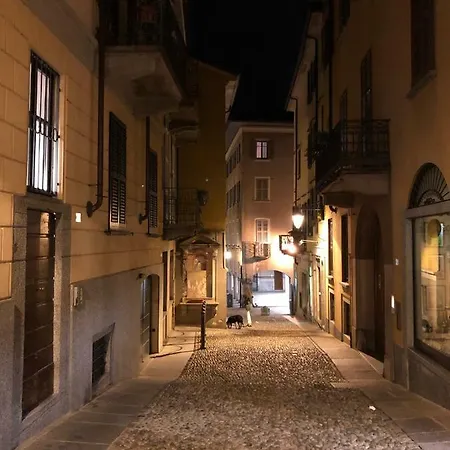 La Via Degli Artisti Apartment *